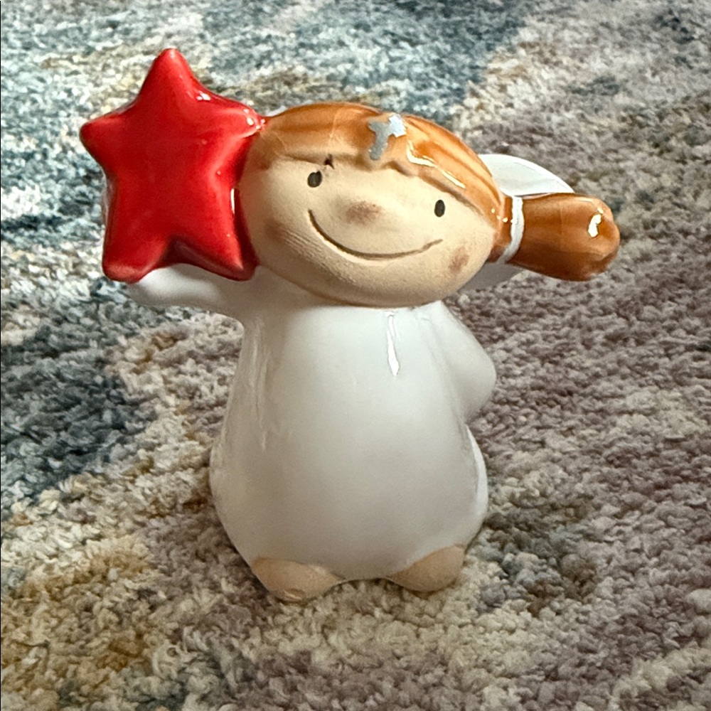 Charming Ceramic Angel Figurine Set - White and Brown - Picture 3 of 4